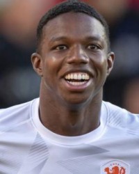 开云APP-闪电“截胡”荷兰国脚 曼联这回玩的什么套路？