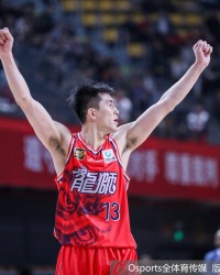 开云-媒体人：郭艾伦不似从前那般速度和爆发力 但招式还在 油箱还有油